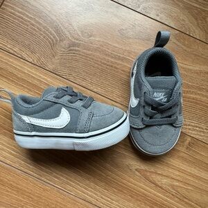 Hardly used grey Nike SB grey and white 3C